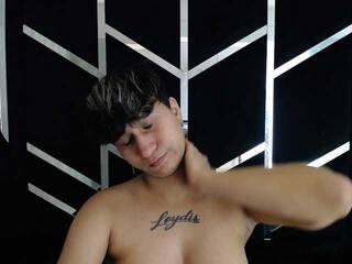 Ερωτική συνομιλία μέσω βίντεο Milan-rs