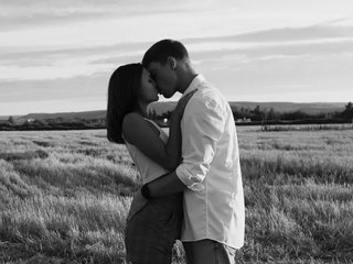 Ερωτική συνομιλία μέσω βίντεο milkycouple