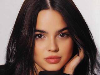 Ερωτική συνομιλία μέσω βίντεο MilyClars