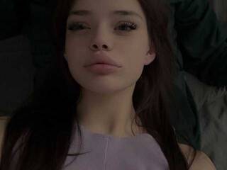 Ερωτική συνομιλία μέσω βίντεο mini-barbie