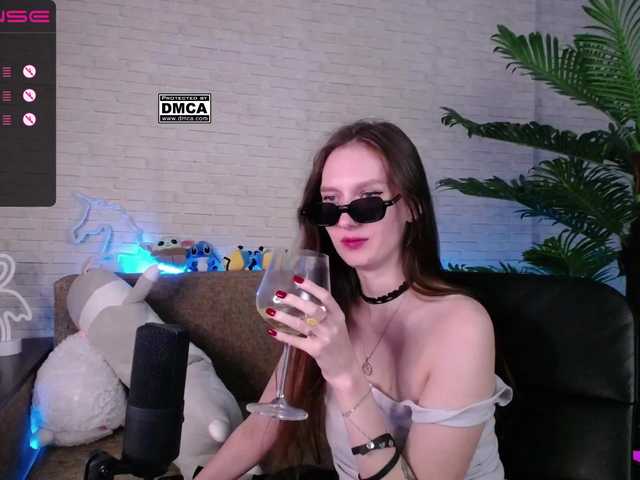 Εκπομπές οθόνης RumGirl