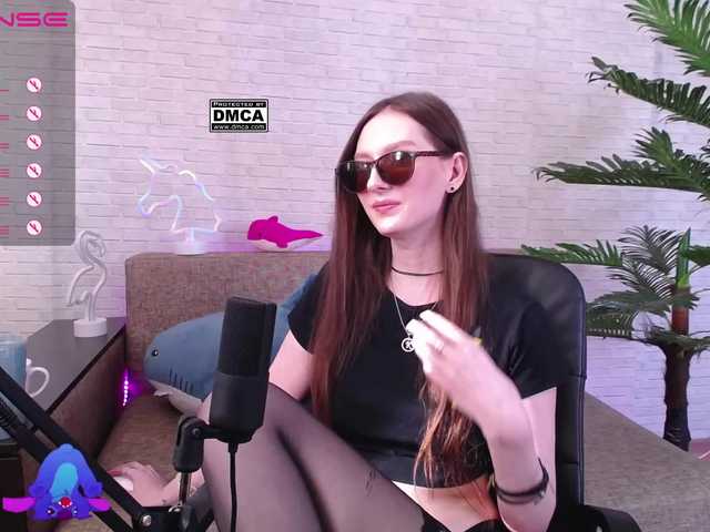 Εκπομπές οθόνης RumGirl
