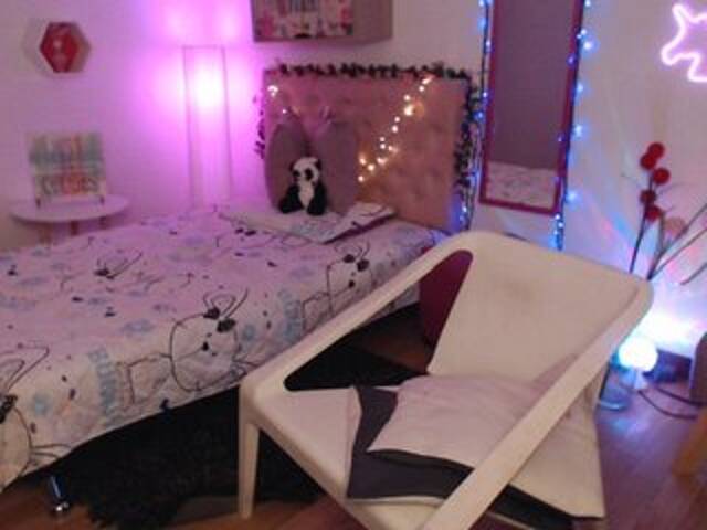 Εκπομπές οθόνης Miss-Bonnie