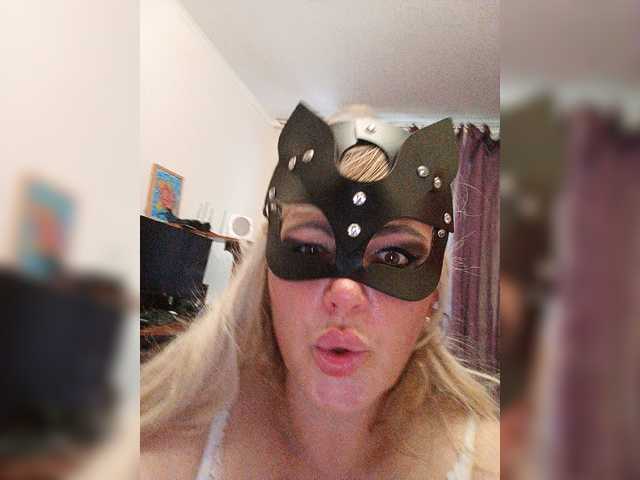 Εκπομπές οθόνης Miss_Kiss_Kiss