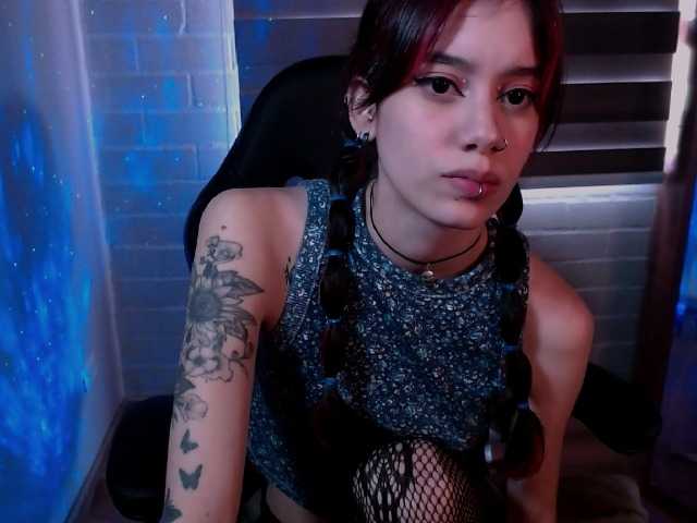 Φωτογραφίες miss-violet WELCOME GUYS GOAL FLAH TITS 30 TOKENS