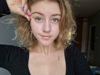 Ερωτική συνομιλία μέσω βίντεο missBecky