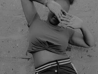 Ερωτική συνομιλία μέσω βίντεο Missbee1