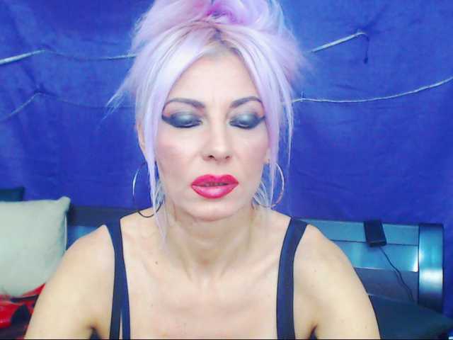 Εκπομπές οθόνης HoneyLara