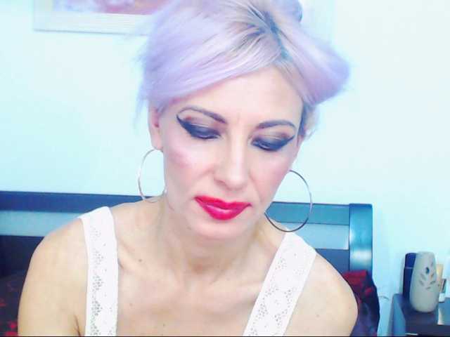 Εκπομπές οθόνης HoneyLara