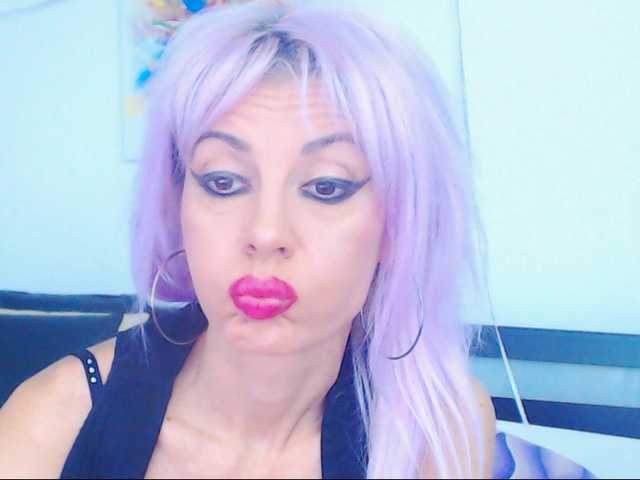 Εκπομπές οθόνης HoneyLara