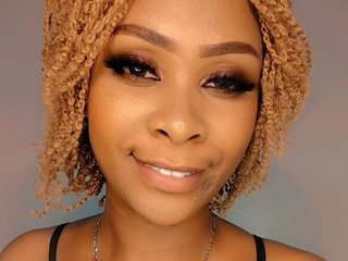 Ερωτική συνομιλία μέσω βίντεο SnackQueen