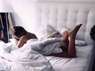 Ερωτική συνομιλία μέσω βίντεο Misty-sparkle