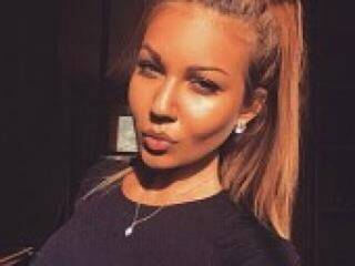 Ερωτική συνομιλία μέσω βίντεο mistystar