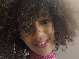 Ερωτική συνομιλία μέσω βίντεο MoanaFrenchy