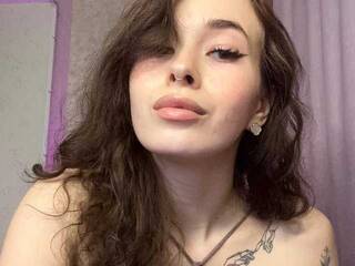 Ερωτική συνομιλία μέσω βίντεο MollyMyles