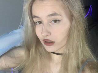 Ερωτική συνομιλία μέσω βίντεο MollyToads