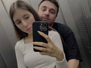 Ερωτική συνομιλία μέσω βίντεο momotea