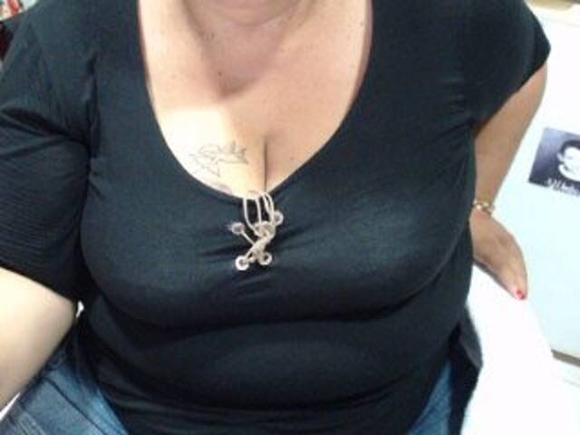 Εκπομπές οθόνης monalindagold