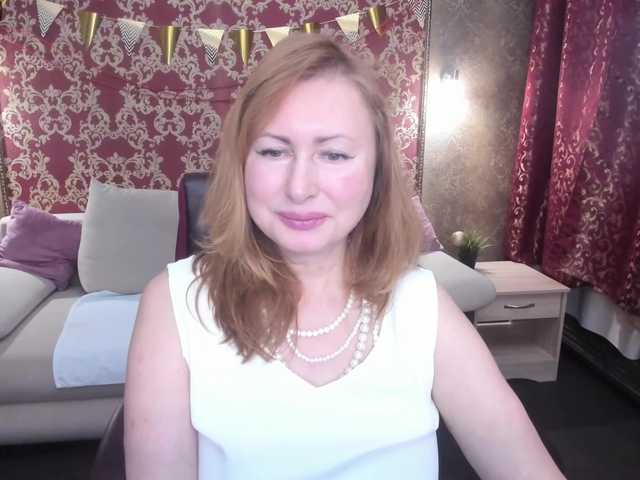 Εκπομπές οθόνης MonicaMoor