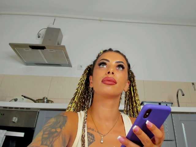 Εκπομπές οθόνης MoonaPrincess