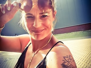 Ερωτική συνομιλία μέσω βίντεο Ashley-Rose