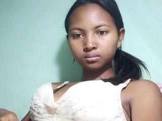 Ερωτική συνομιλία μέσω βίντεο Murielle-1