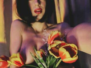 Ερωτική συνομιλία μέσω βίντεο Mussaenda