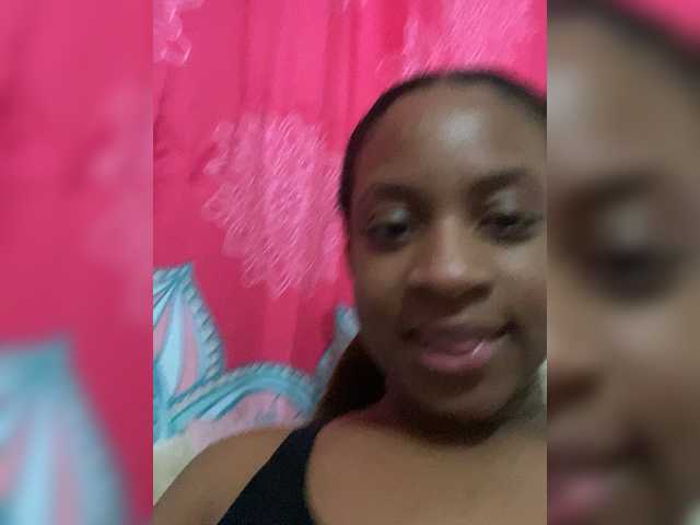 Εκπομπές οθόνης NahomyHart