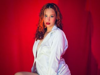 Ερωτική συνομιλία μέσω βίντεο NamiCurls