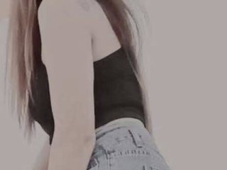 Ερωτική συνομιλία μέσω βίντεο Nanababy888