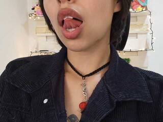 Ερωτική συνομιλία μέσω βίντεο NanaRott01