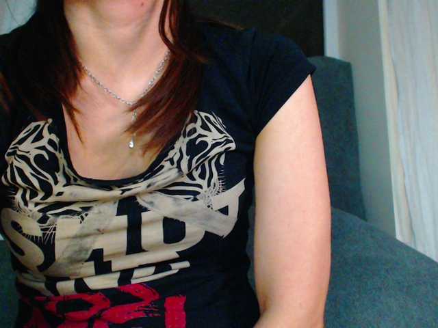 Εκπομπές οθόνης NaughtyHotty
