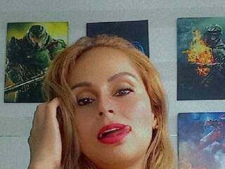 Ερωτική συνομιλία μέσω βίντεο naughtytitis