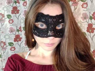 Ερωτική συνομιλία μέσω βίντεο Nellinevdele