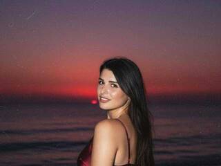 Ερωτική συνομιλία μέσω βίντεο NestiSharm