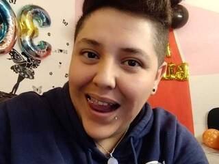 Ερωτική συνομιλία μέσω βίντεο nicky-hot