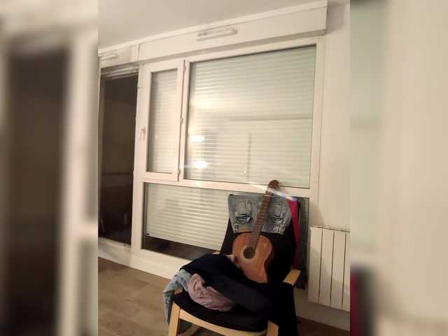 Εκπομπές οθόνης NickyAn