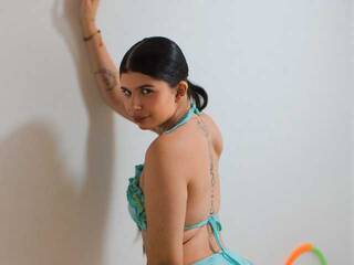 Ερωτική συνομιλία μέσω βίντεο Nicolane-Palmer1