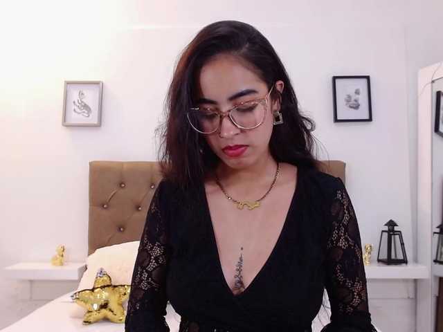 Φωτογραφίες NicoleBlum Wanna try the view of love? Look at my sexy eyes while i use very good my mouth... you know what i mean. / Blowjob at firts goal! #teen #sex #dildo #deepthroat #wet