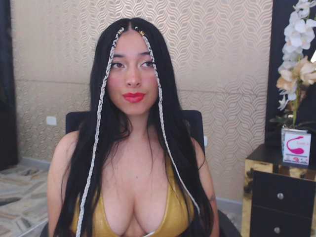 Φωτογραφίες NicoleCollema hello guys I'm new I would like to masturbate for you