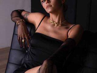 Ερωτική συνομιλία μέσω βίντεο NikaChase