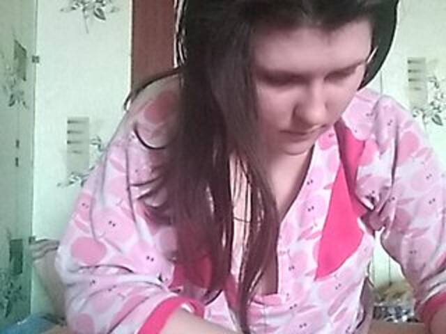 Εκπομπές οθόνης NikaMonroe