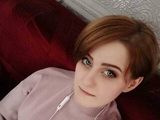 Ερωτική συνομιλία μέσω βίντεο NikaRatt