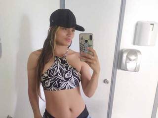 Ερωτική συνομιλία μέσω βίντεο NikkiHanson