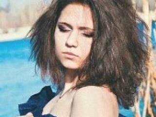 Ερωτική συνομιλία μέσω βίντεο nikolee