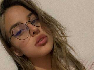 Ερωτική συνομιλία μέσω βίντεο NikolleWinner