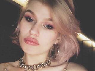 Ερωτική συνομιλία μέσω βίντεο NinaVann