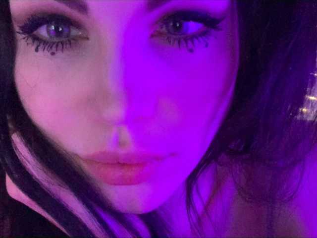 Εκπομπές οθόνης Nita_Euphoria