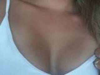 Ερωτική συνομιλία μέσω βίντεο nnefertiti