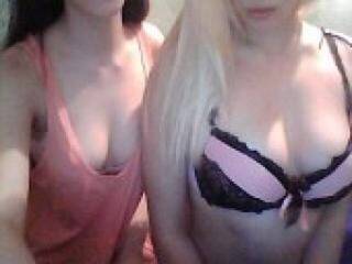 Ερωτική συνομιλία μέσω βίντεο nnlovekiss